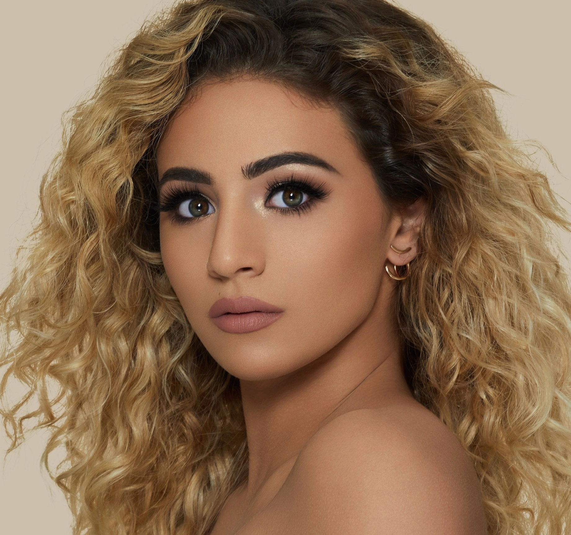 Express worldwide FLUIDITY FULL-COVERAGE Last-minute opportunity - F2.50 FOUNDATION