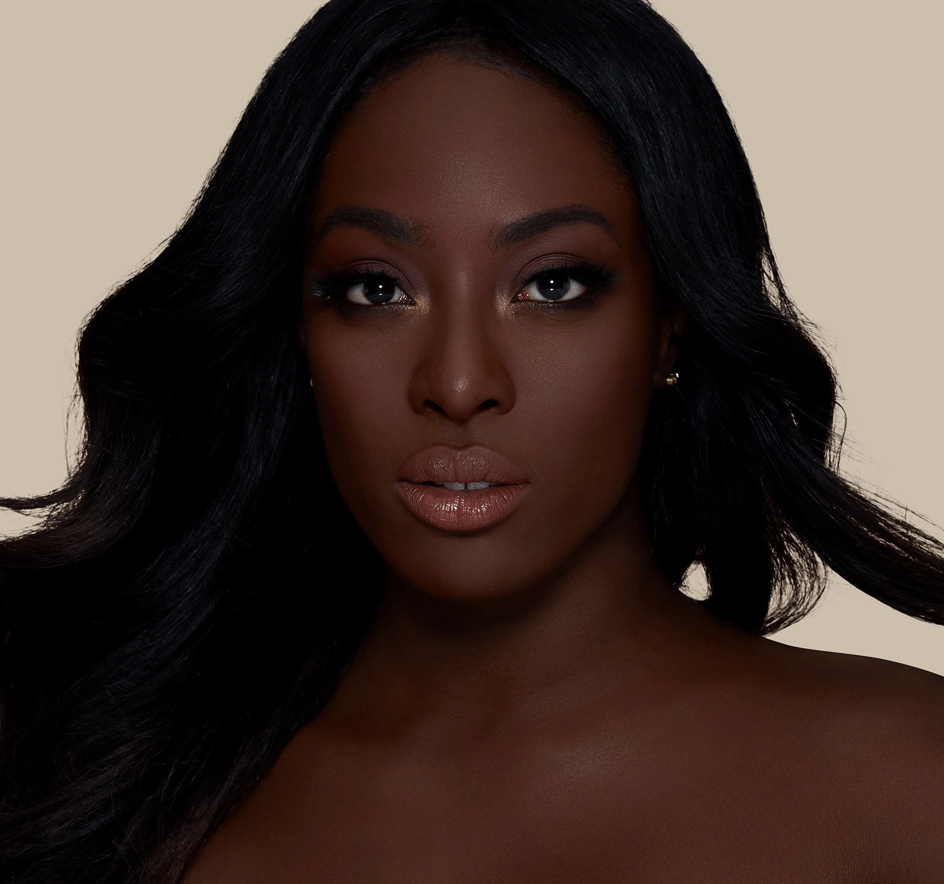 FULL-COVERAGE - FOUNDATION F5.100 Hassle-free delivery Expedited delivery FLUIDITY