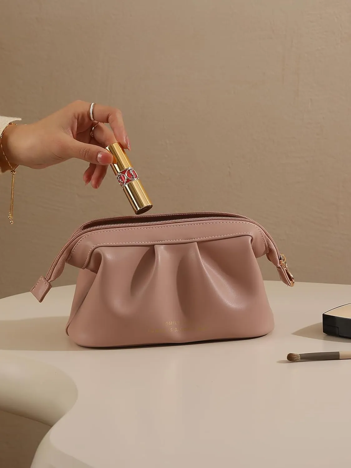 Large Makeup Bag Travel Cosmetic Bag for Women Wide-open Make up Bag Portable Leather Travel Toiletry Bag Waterproof Makeup Organizer Bag for Cosmetics Toiletries Accessories