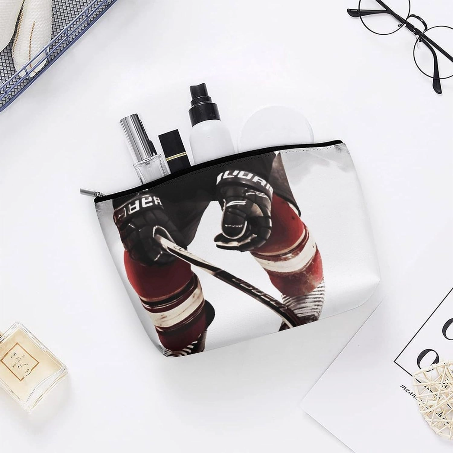 Portable Small Cosmetic Bag Cute Travel Makeup Bag Ice Hockey Pattern Waterproof Toiletry Bag for Women