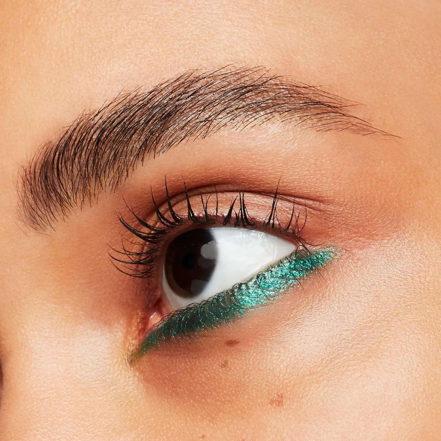 Shiseido POP PowderGel Eye Shadow - Weightless, Blendable Eyeshadow for Long-Lasting Eye Looks - Waterproof & Crease Resistant