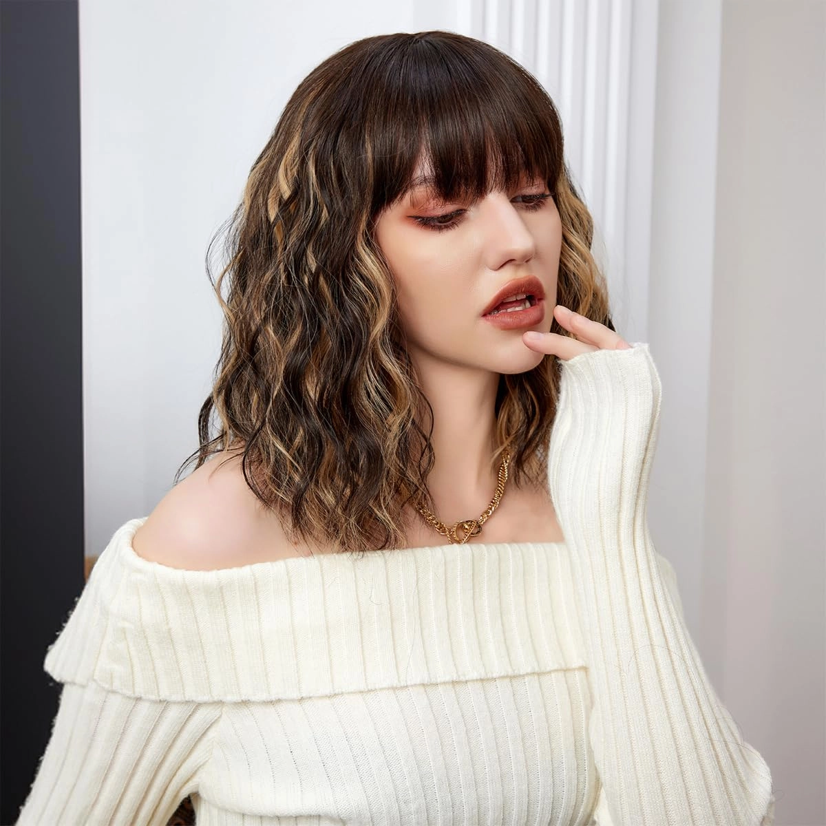 Short Bob Wig Brown Mixed Blonde Wig Short Curly Wavy Wigs With Bangs for Women Bob wig Heat Resistant Synthetic Hair Wigs for Daily Use Cosplay Wig With wig Cap