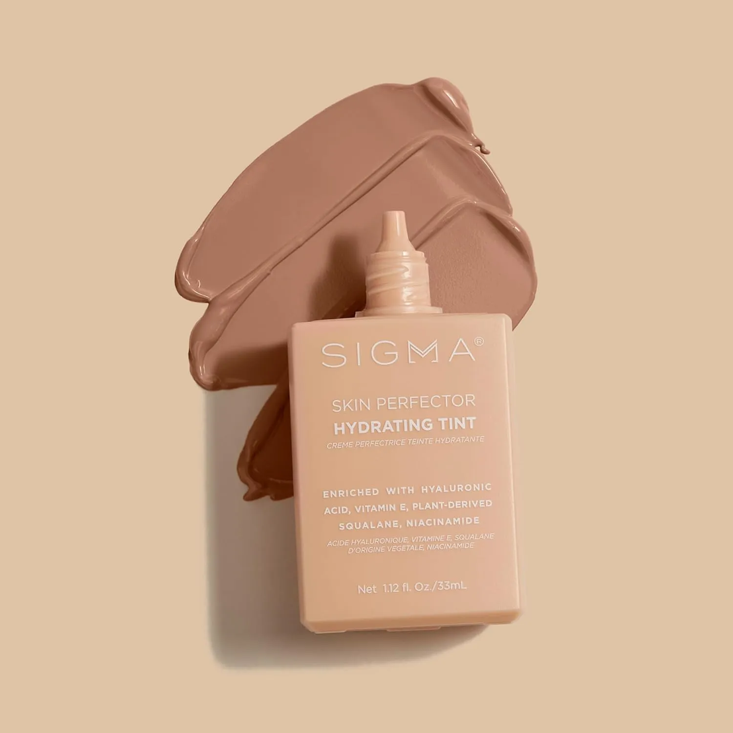 Sigma Beauty Skin Perfector – Hydrating Skin Tint Foundation for Lightweight, Buildable Coverage, With Hyaluronic Acid, Niacinamide Serum, and More (4 Medium Beige Tint, 1.12oz)