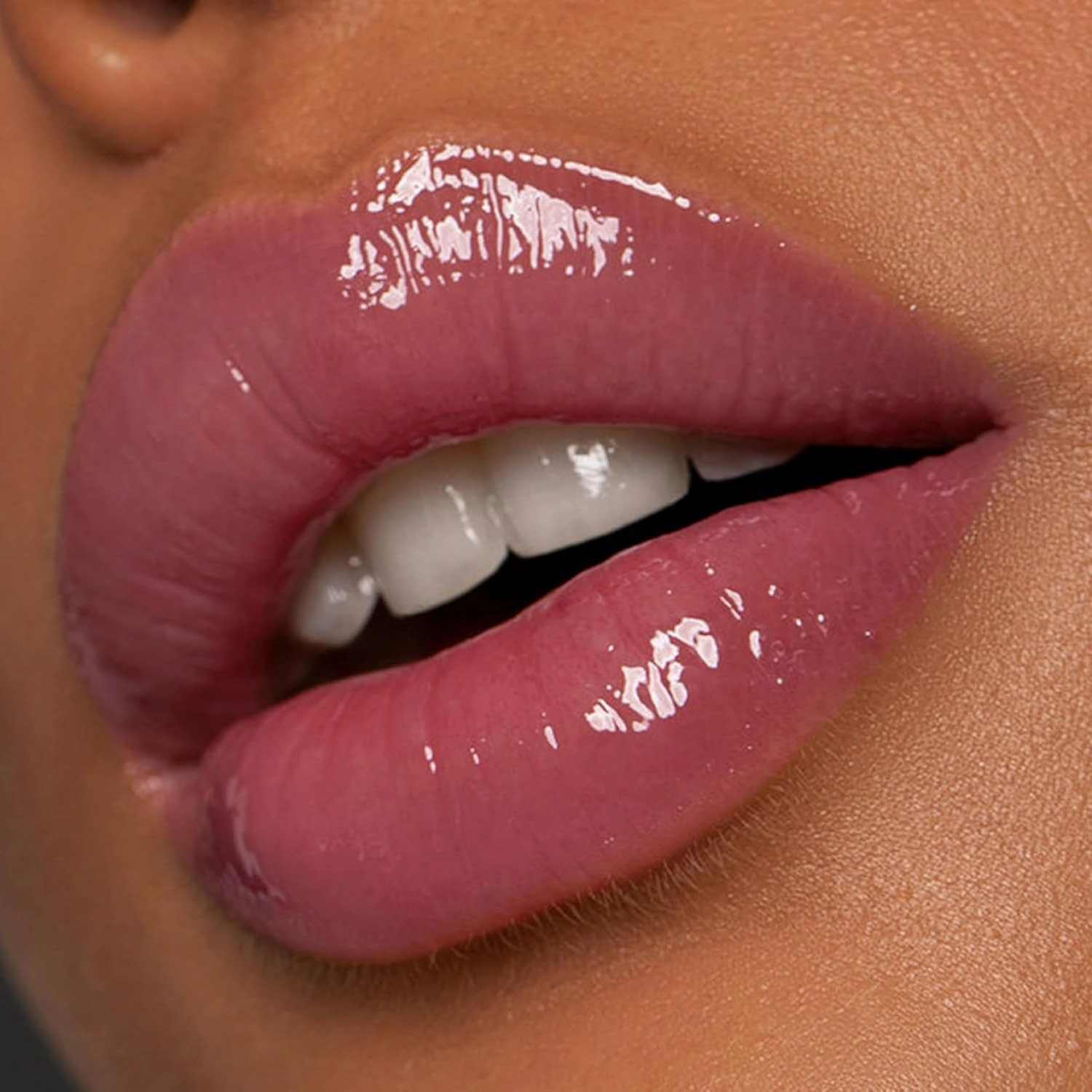 Sophia   Mabelle Hydrating Lip Oil – Lightweight, Non-Sticky & High-Shine Lip Gloss Oil – Moisturizing, Nourishing, Soothing Tinted Formula for Soft Lips – 3.7g (Sandcastle (Baby Pink), 3.7g)