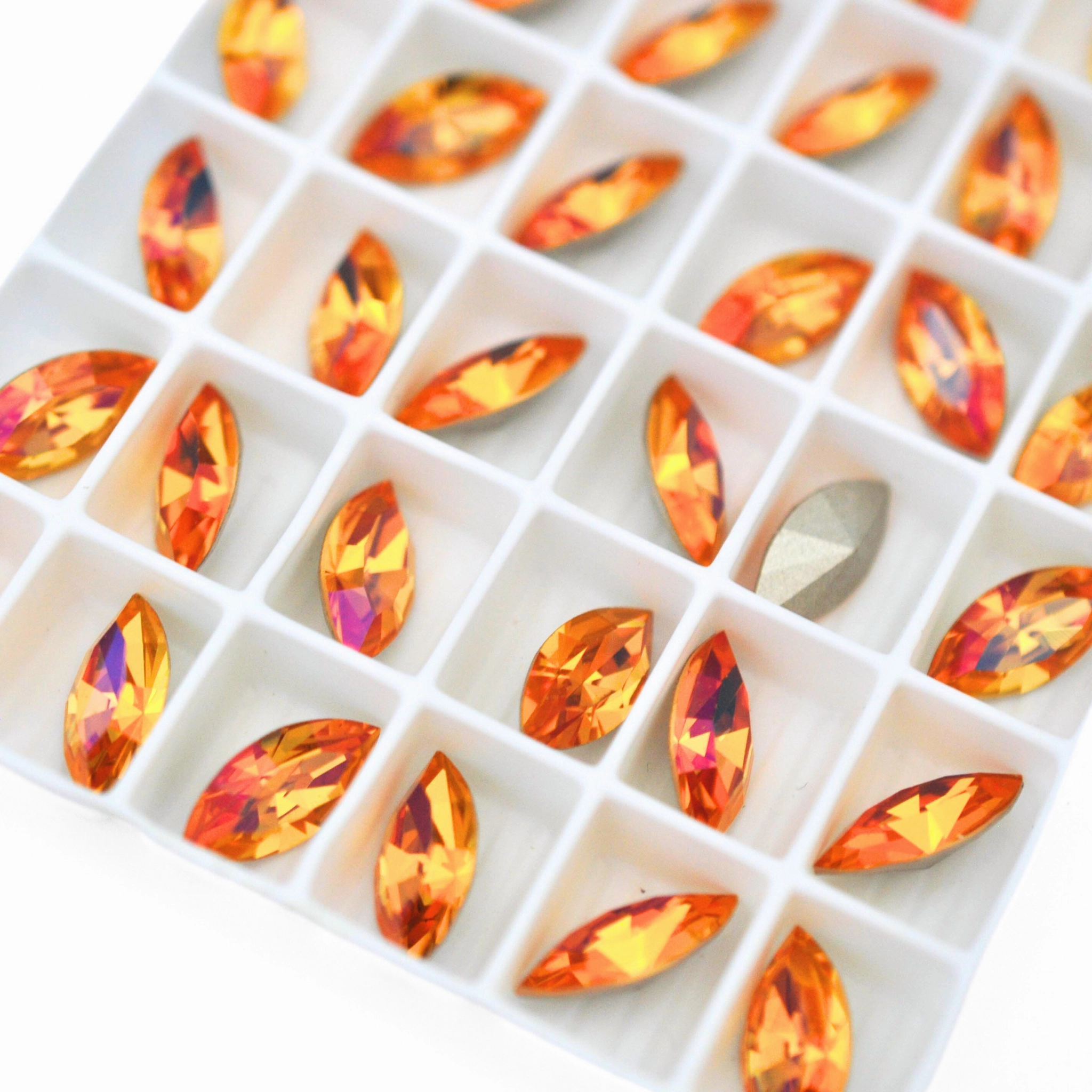 Summer Blush 4228 Navette Shape Barton Crystal, 15x7mm
