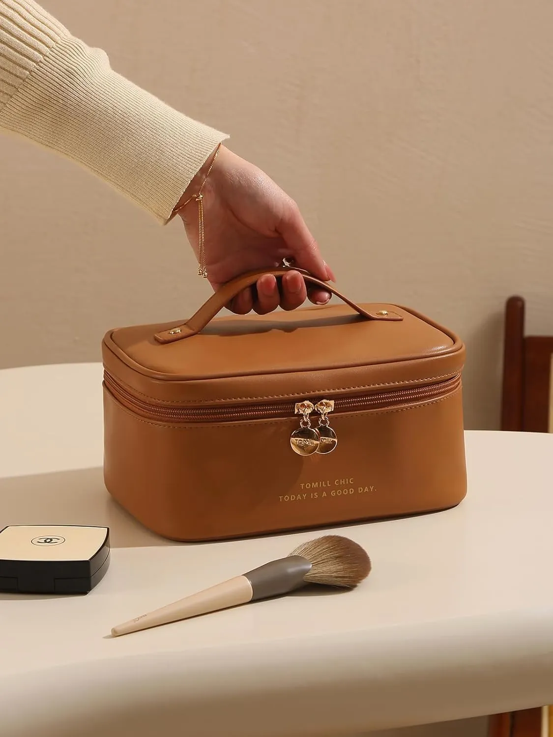 Travel Makeup Bag for Women Portable Cosmetic Bag Case Large Capacity Travel Toiletry Bag Waterproof Leather Make Up Organizer Cosmetic Brush Bag Case with Handle for Women
